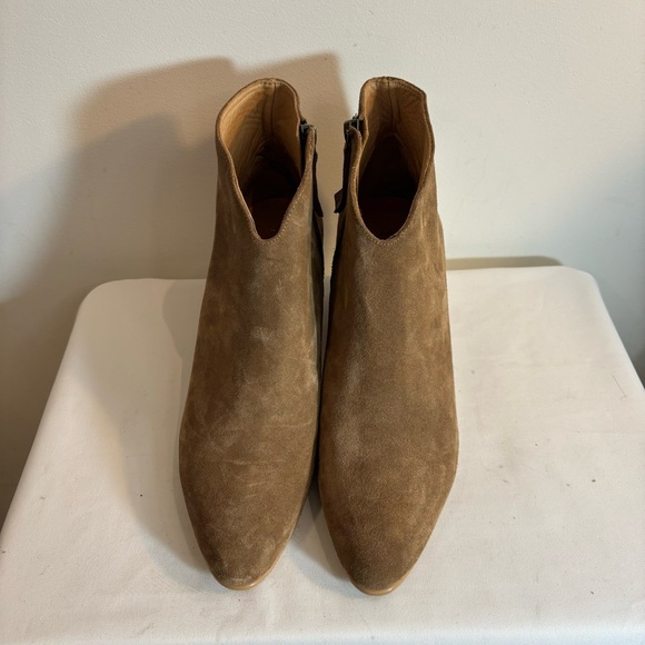 BUENO Sz 40 Suede Booties Stacked Heels Almond Toe Asymmetrical NEW W/ TAG - Picture 2 of 10